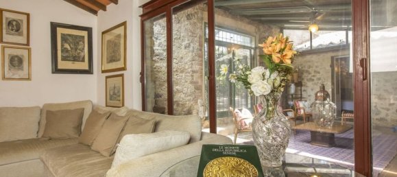 8 bedrooms Villa in Siena, Italy No. 1891 37