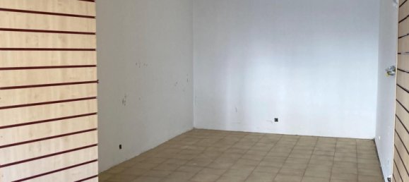  عقار تجاري في Chartered Community of Navarre, Spain 90متر مربع رقم 68708 15