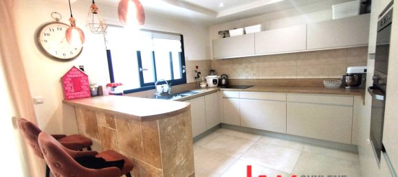 4 bedrooms Villa in Montpellier, France No. 294402 2