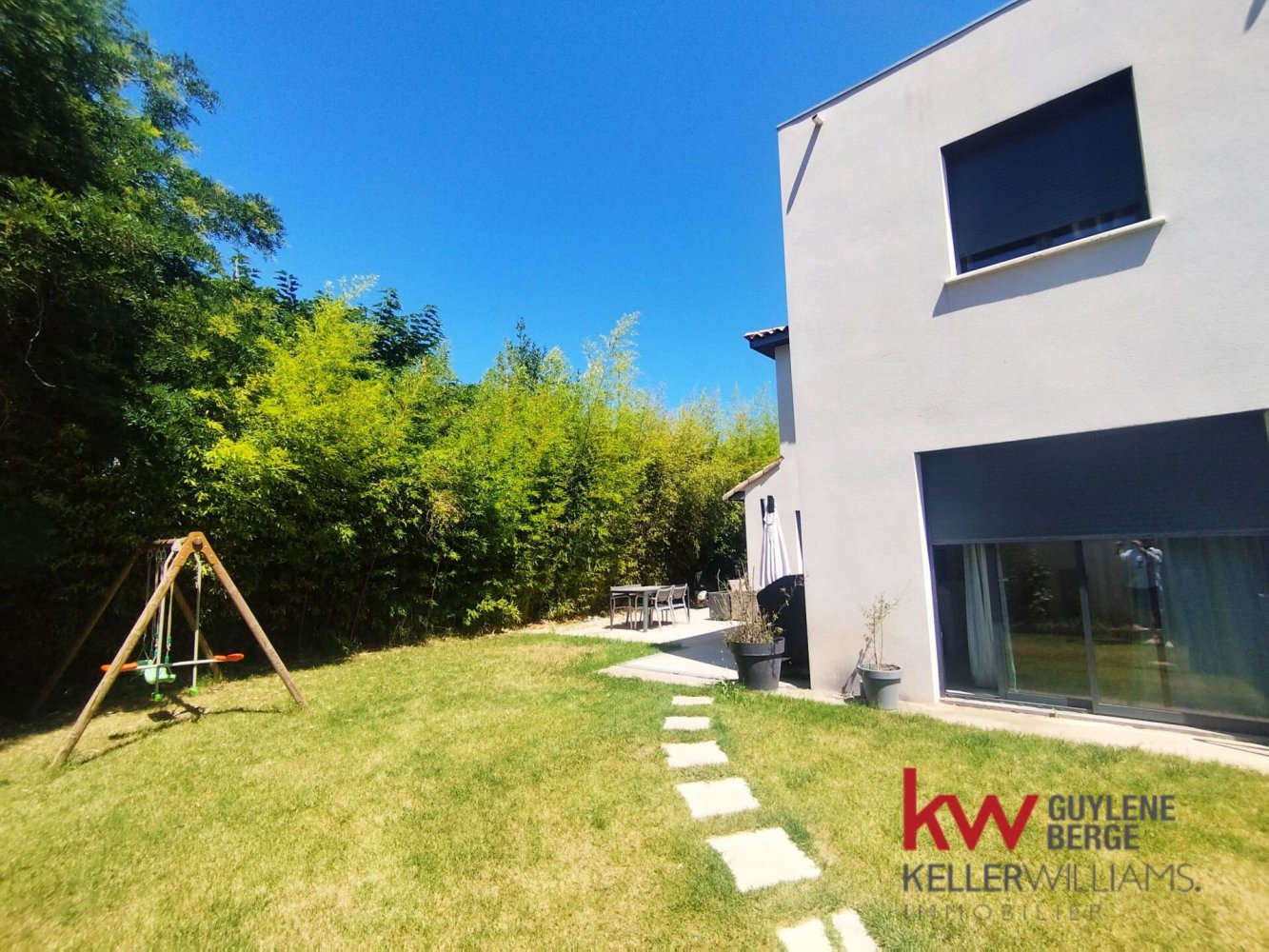 4 bedrooms Villa in Montpellier, France No. 294402