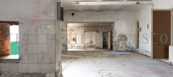 Propiedad comercial de 5 habitaciónes en Arezzo, Italy No. 270779 14