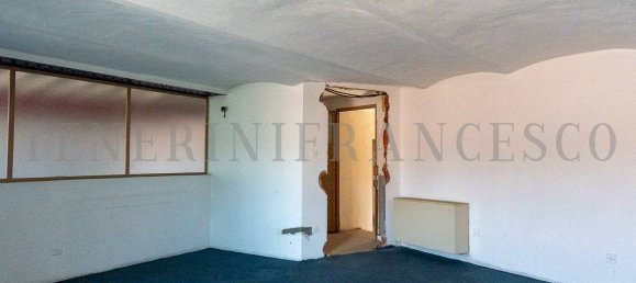 Propiedad comercial de 5 habitaciónes en Arezzo, Italy No. 270779 38
