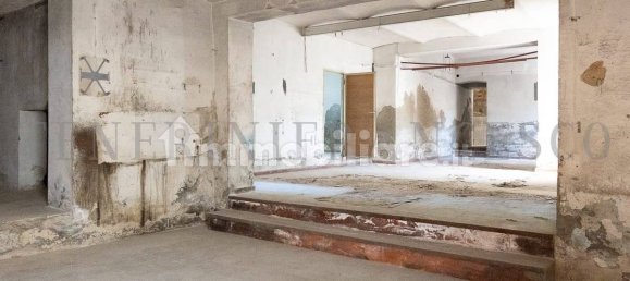 Propiedad comercial de 5 habitaciónes en Arezzo, Italy No. 270779 19
