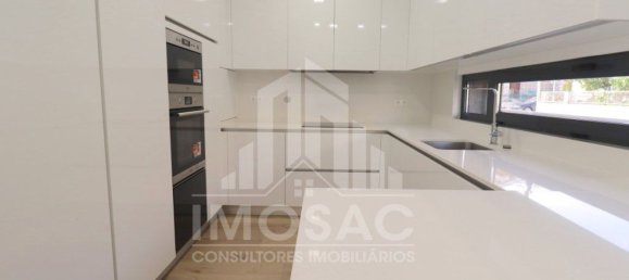 4 bedrooms House in Loures, Portugal No. 102867 14