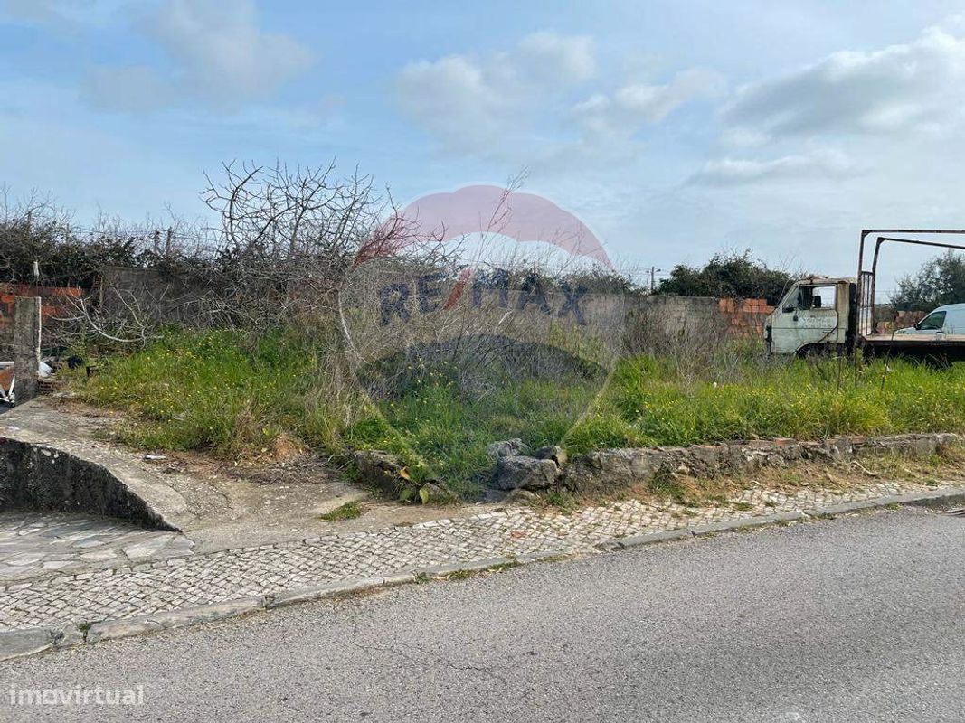 231m² Land in Odivelas, Portugal No. 64053