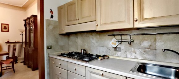 3 bedrooms House in Empoli, Italy No. 303594 5