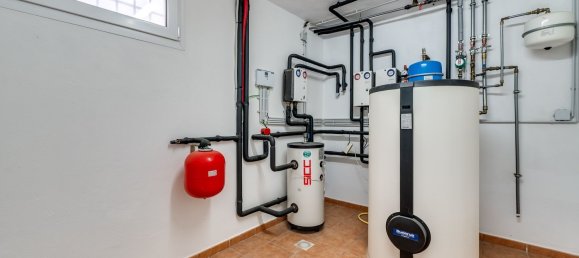 4 bedrooms Villa in Marbella, Spain No. 62700 32