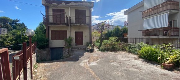 4 rooms House in Baronissi, Italy No. 278487 2