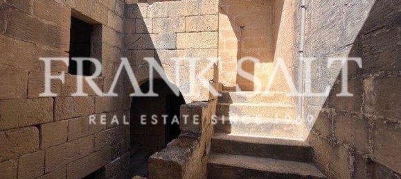 3 bedrooms Farm in Victoria, Malta No. 923 3