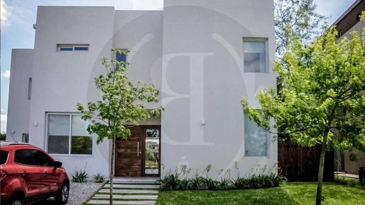 4 bedrooms House in Tigre, Argentina No. 95925