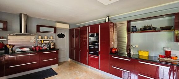 4 bedrooms House in Seine-Maritime, France No. 315180 11