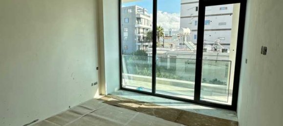 3 bedrooms Apartment in Limassol, Cyprus No. 8508 11
