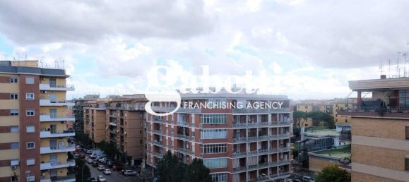 Apartamento de 3 dormitorios en Rome, Italy No. 44689 46