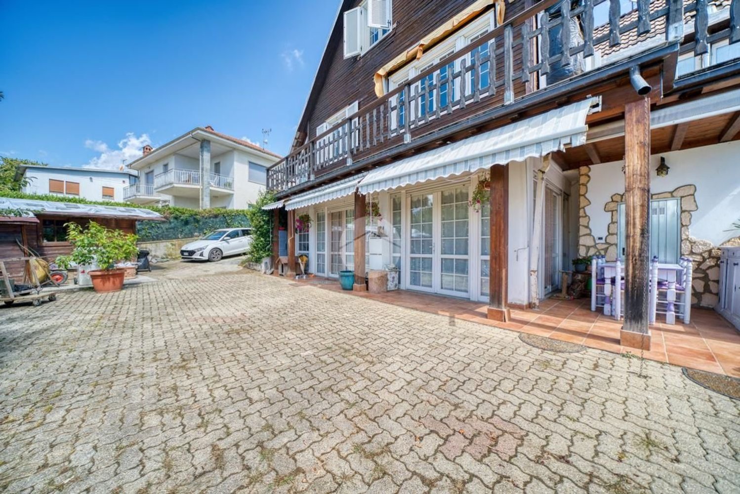 4 bedrooms Villa in Giaveno, Italy No. 318735