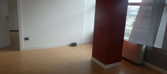 391m² Office in Vicenza, Italy No. 310004 7