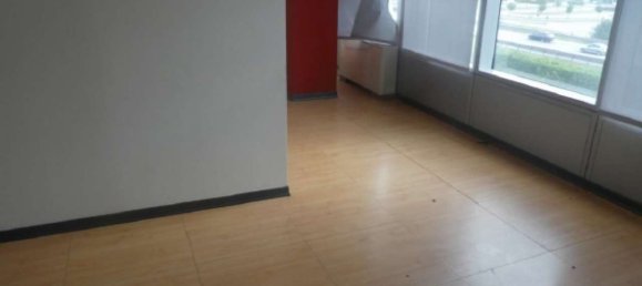 391m² Office in Vicenza, Italy No. 310004 8