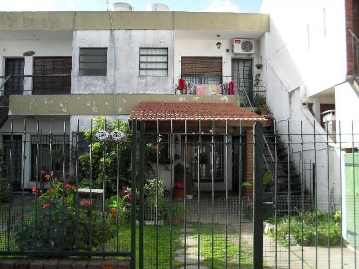 Apartamento de 2 dormitorios en Morón, Argentina No. 11222