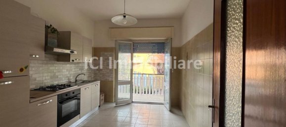 Apartamento de 4 dormitorios en Vado Ligure, Italy No. 358971 6