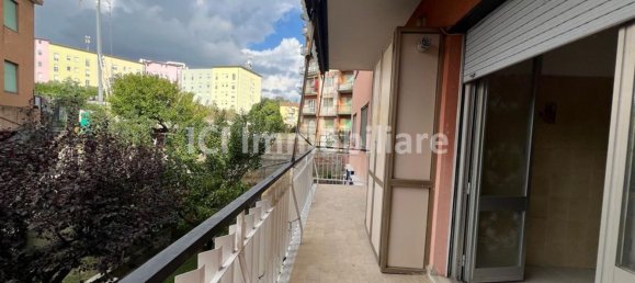 Apartamento de 4 dormitorios en Vado Ligure, Italy No. 358971 14