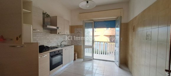 Apartamento de 4 dormitorios en Vado Ligure, Italy No. 358971 5