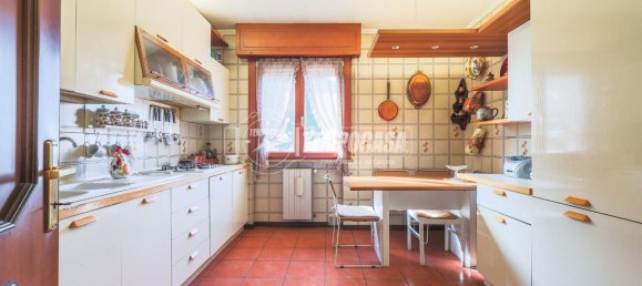 4-salle Appartement à Ravenna, Italy No. 36750 7