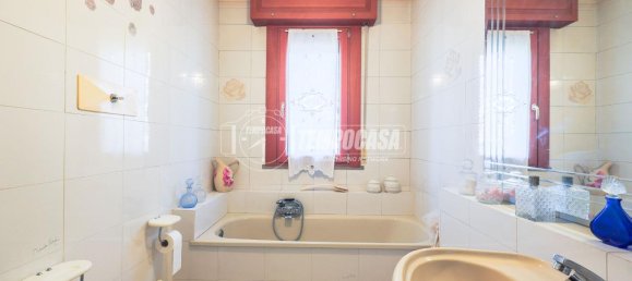 4-salle Appartement à Ravenna, Italy No. 36750 13