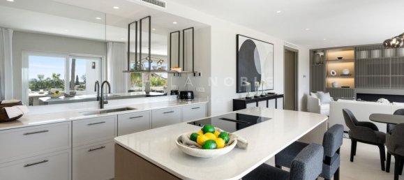 3 bedrooms Penthouse in Marbella, Spain No. 148530 10