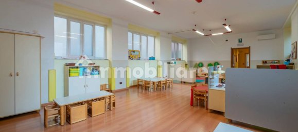 Oficina de 5 habitaciónes en Milan, Italy No. 241544 3