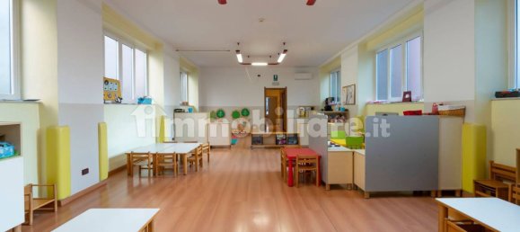 Oficina de 5 habitaciónes en Milan, Italy No. 241544 4