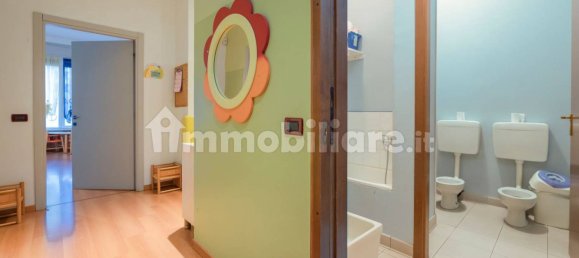 Oficina de 5 habitaciónes en Milan, Italy No. 241544 11