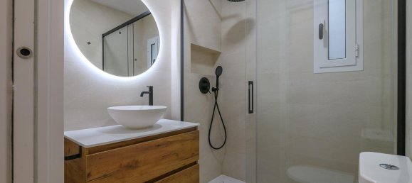 2 bedrooms Apartment in Gracia, Spain No. 187057 3