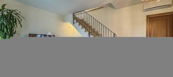 4 bedrooms Villa in Rome, Italy No. 61172 3