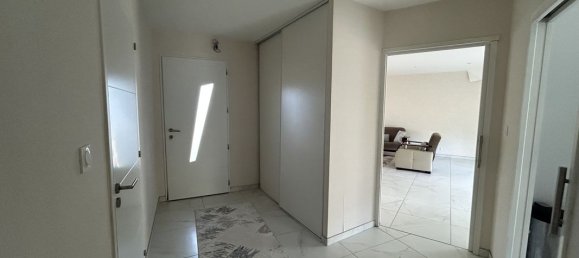 3 bedrooms House in Egletons, France No. 100796 5