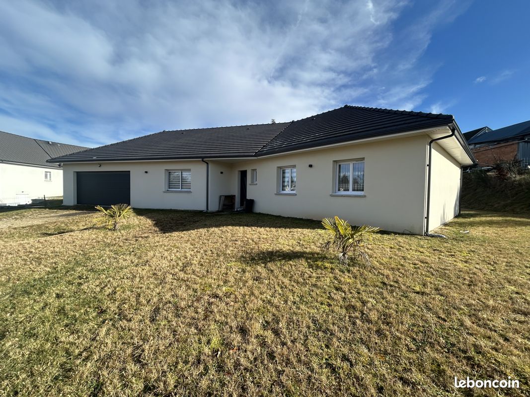 3 bedrooms House in Egletons, France No. 100796