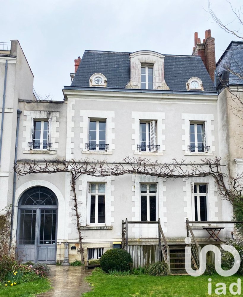 6 bedrooms House in Tours, France No. 43090