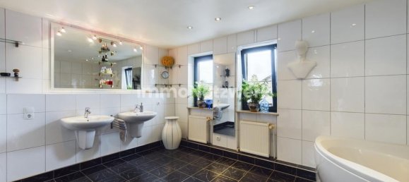 8 rooms Townhouse in Duren, Germany No. 47763 18