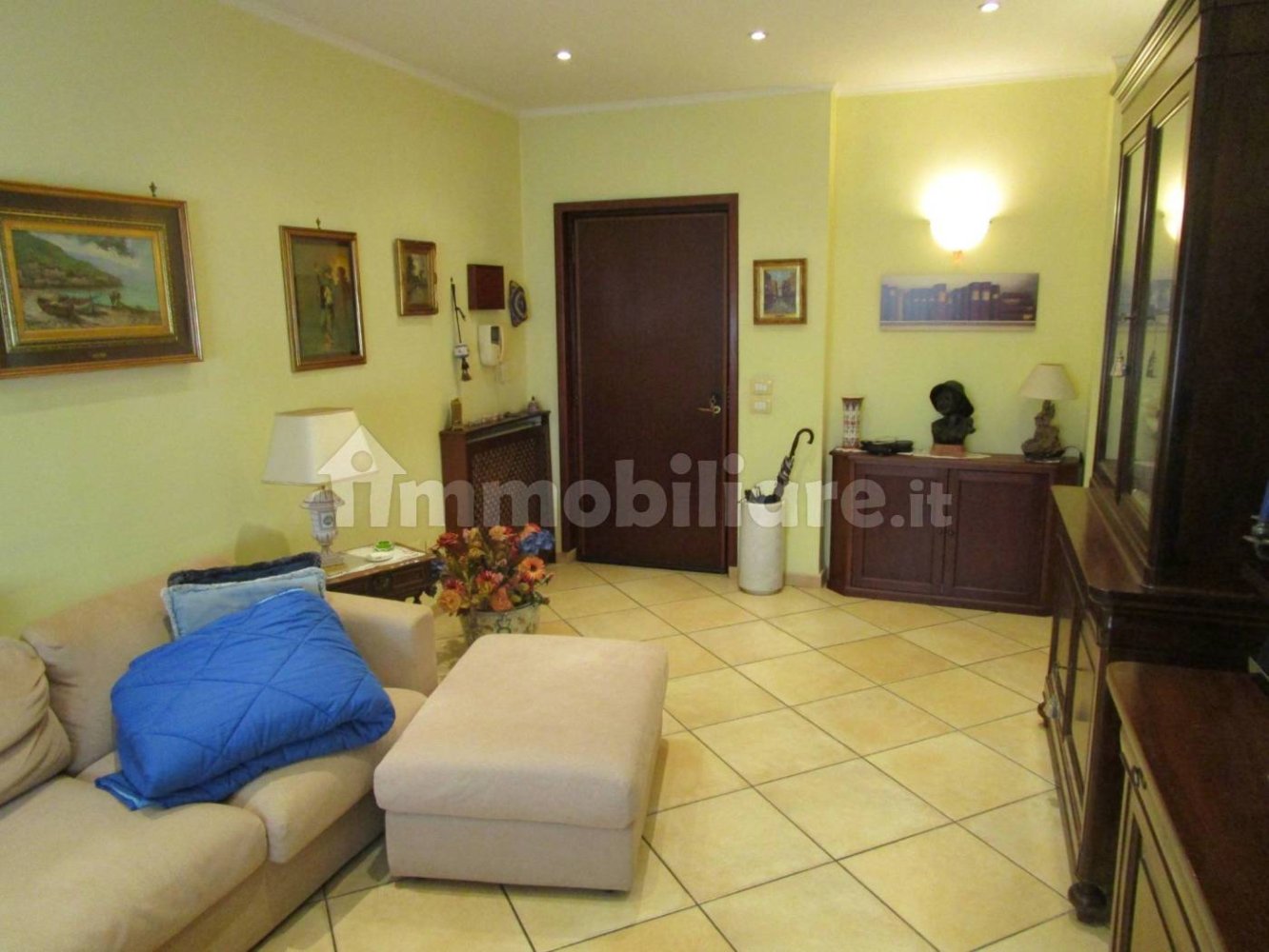 Квартира с 3 спальнями в Неаполь, Италия № 11707