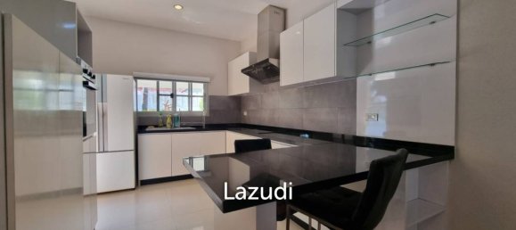 4 bedrooms Villa in Pattaya, Thailand No. 24389 6