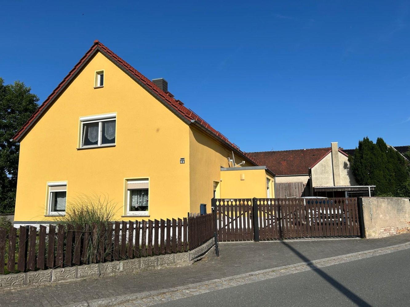 8 rooms House in Saxony, Germany No. 274227
