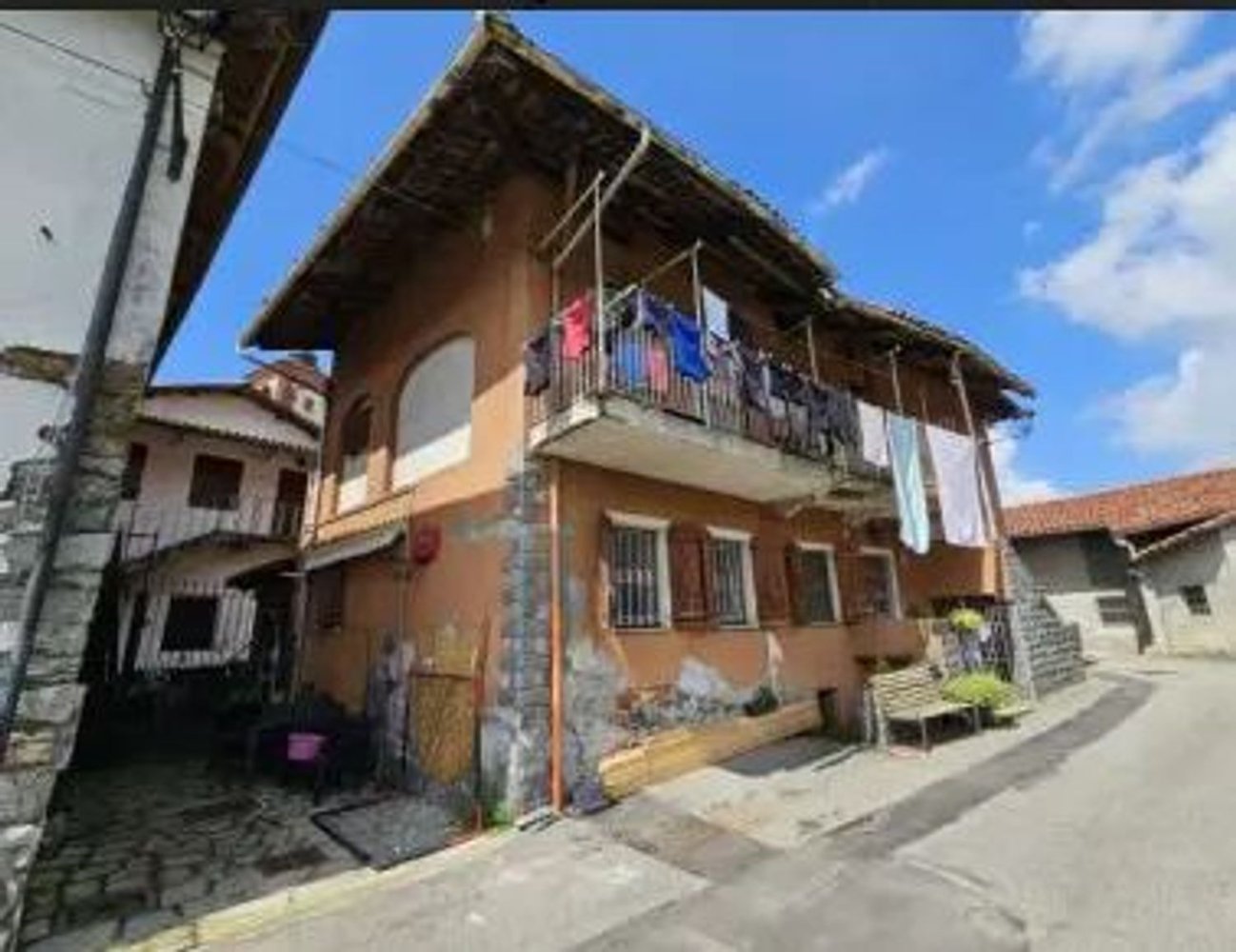 4-Zimmer Haus in Palazzo Canavese, Italy, Nr. 275090
