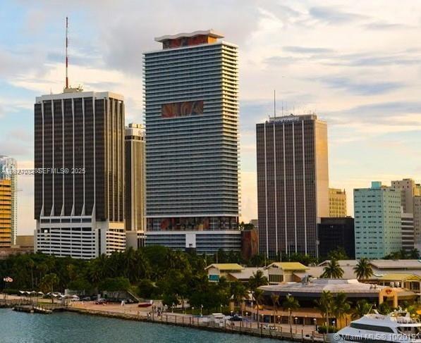 1 bedroom Commercial property for sale in Miami, Miami-Dade, Florida, USA № 614491