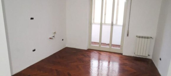 3 bedrooms Apartment in Catanzaro, Italy No. 330417 6