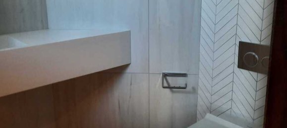 3 bedrooms Apartment in Limassol, Cyprus No. 8656 2