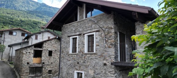 4 rooms House in Colico, Italy No. 258640 8