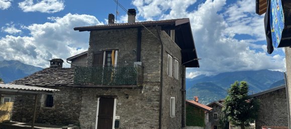 4 rooms House in Colico, Italy No. 258640 2