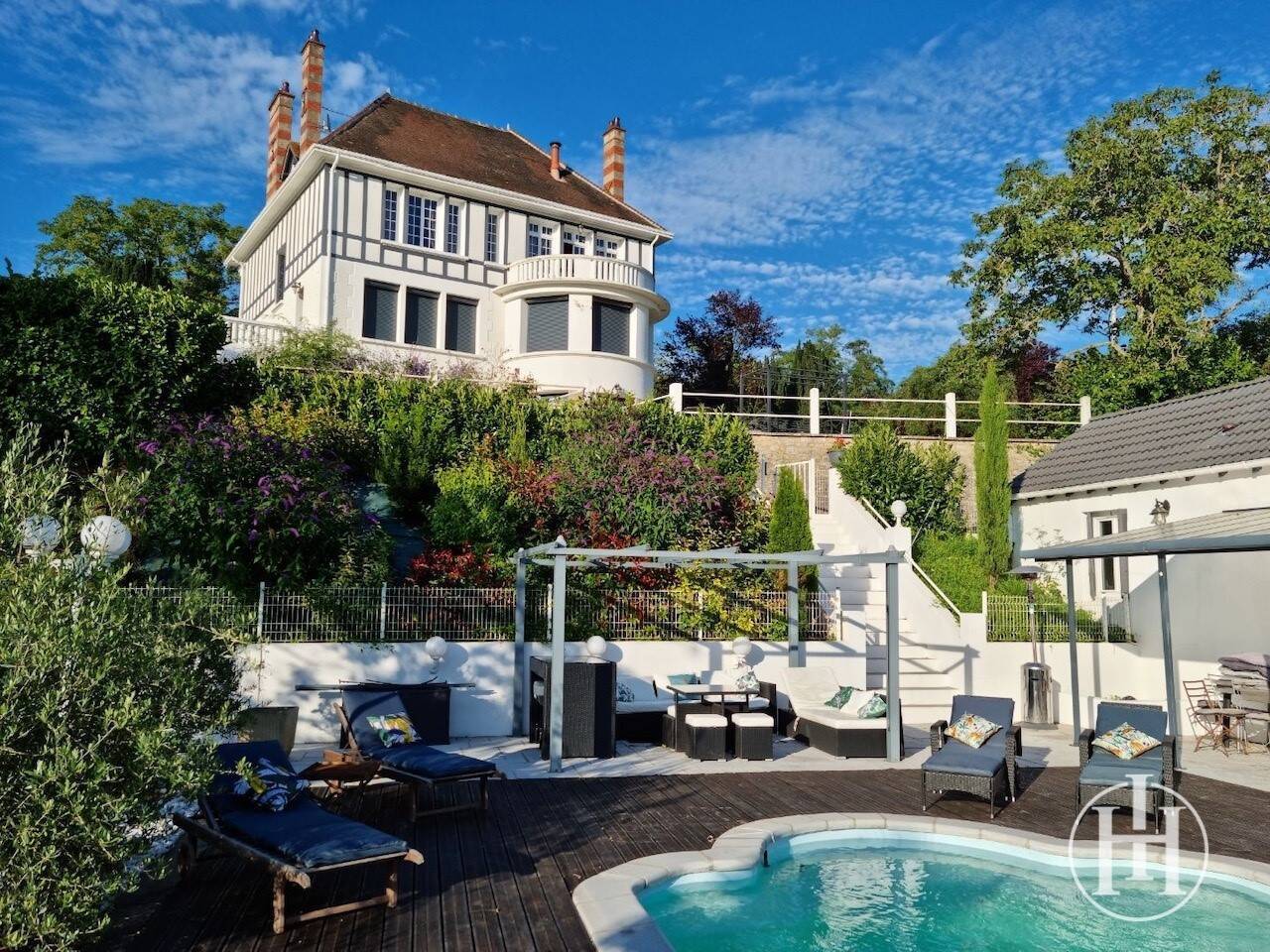 Вилла с 7 спальнями в Древан, Франция № 97356