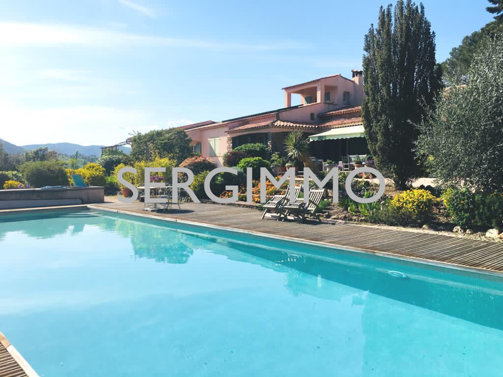 4 bedrooms House in Bagnols-en-Foret, France No. 111639