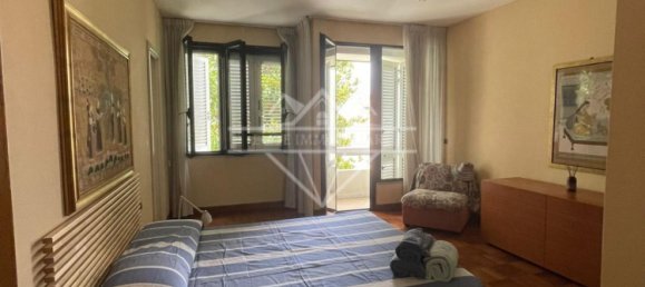 3 bedrooms House in Carrara, Italy No. 189019 10