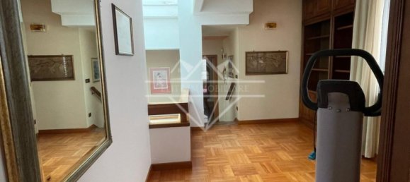 3 bedrooms House in Carrara, Italy No. 189019 23