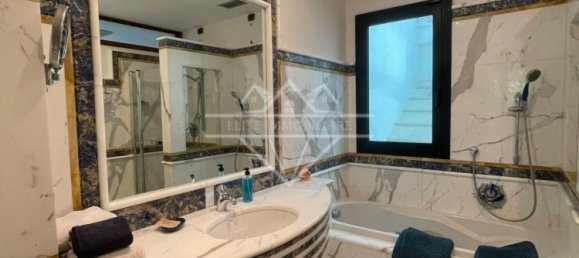 3 bedrooms House in Carrara, Italy No. 189019 25